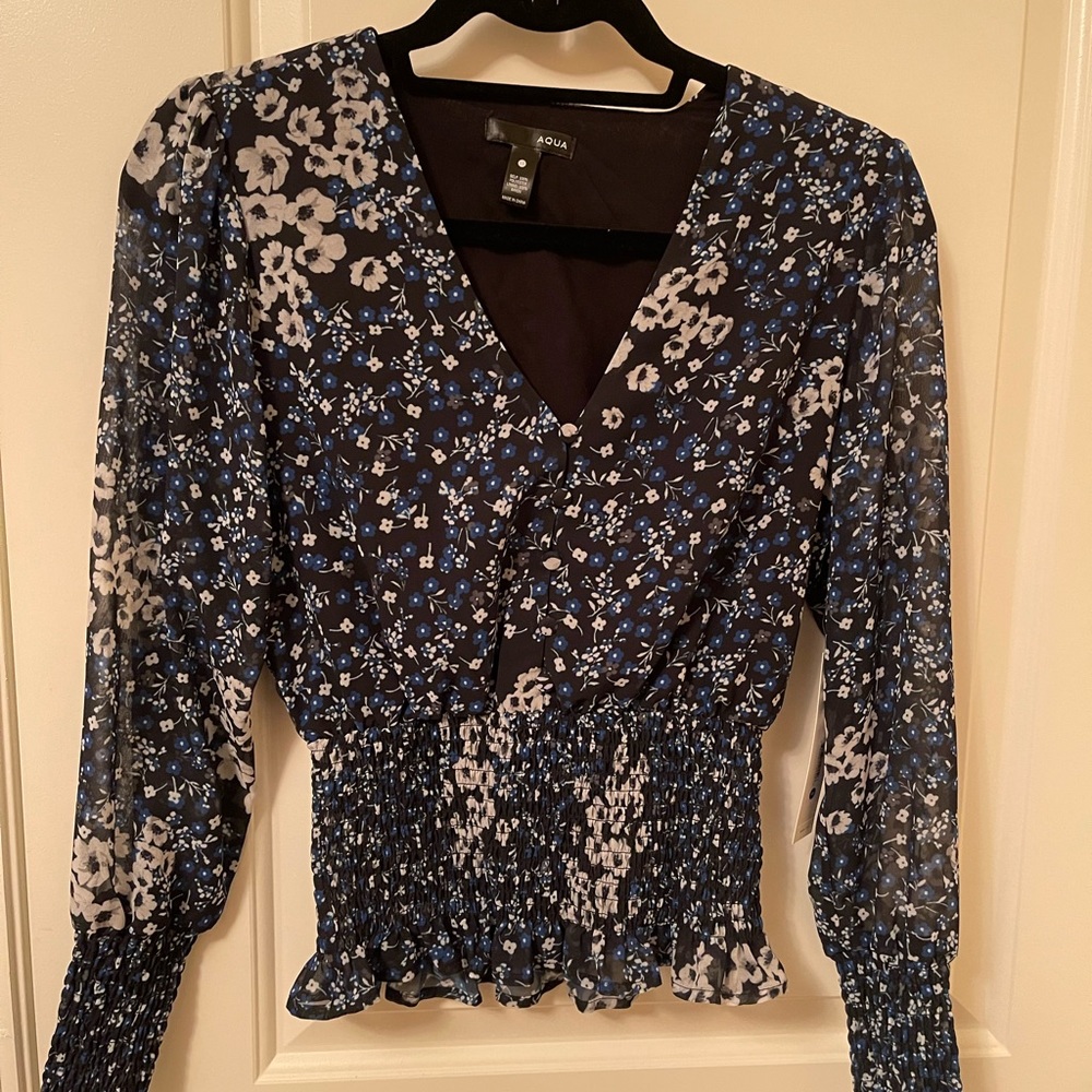 NWT size XS, Aqua brand printed womens too, purchased at Bloomingdale’s.